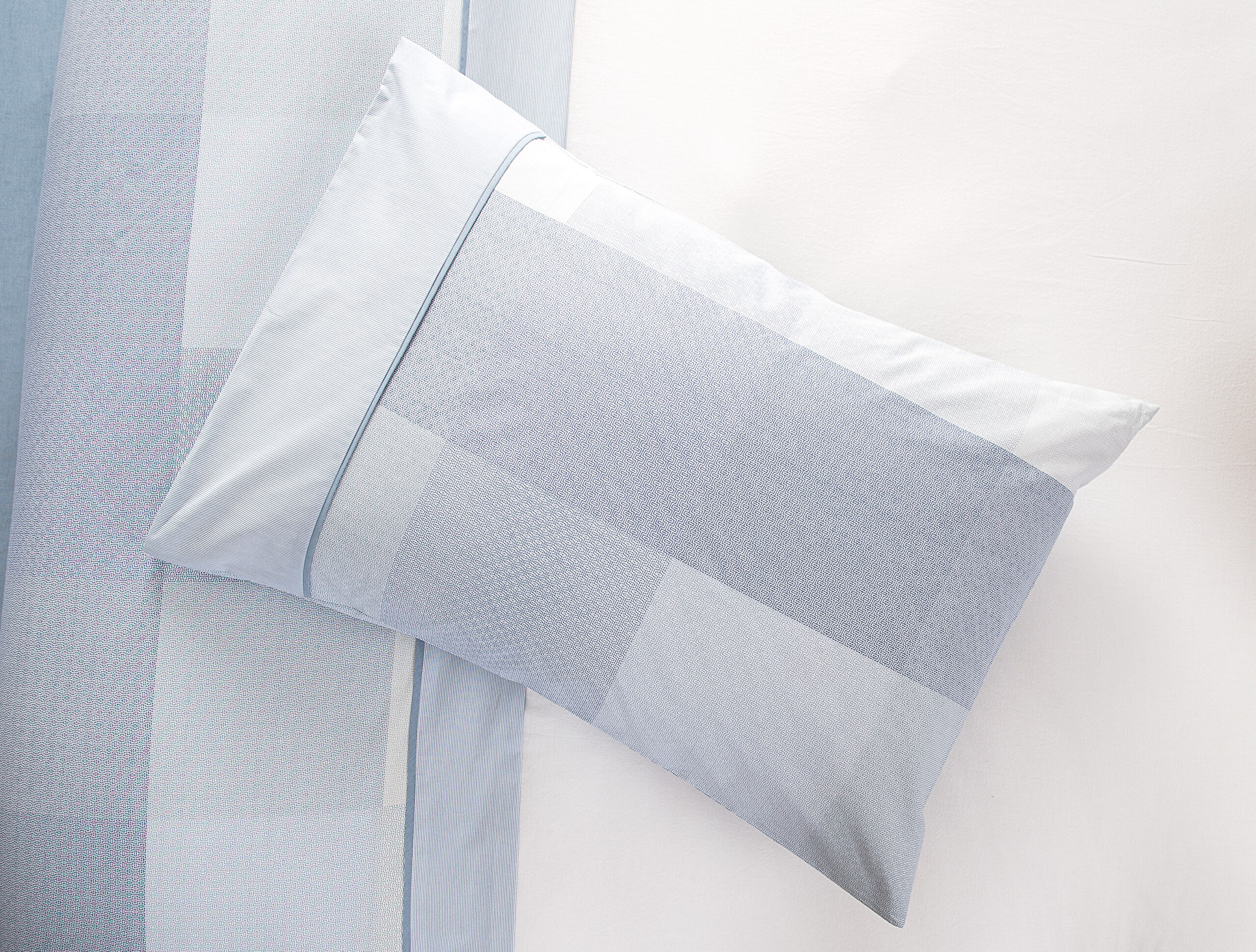 Faron Coco Crep bedrucktes Oberlaken-Set – Blau - 3