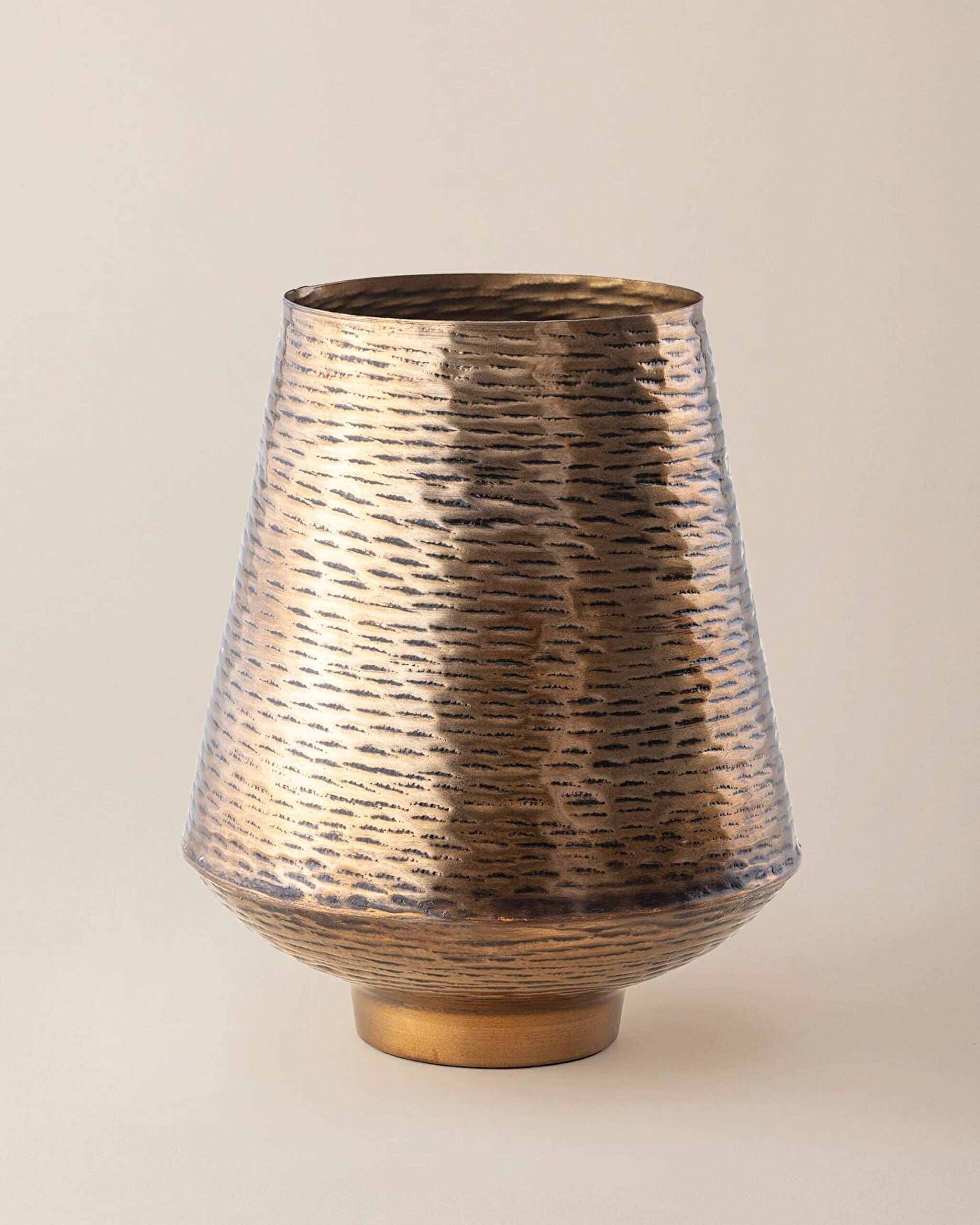 Ornata Vintage Vase - 0