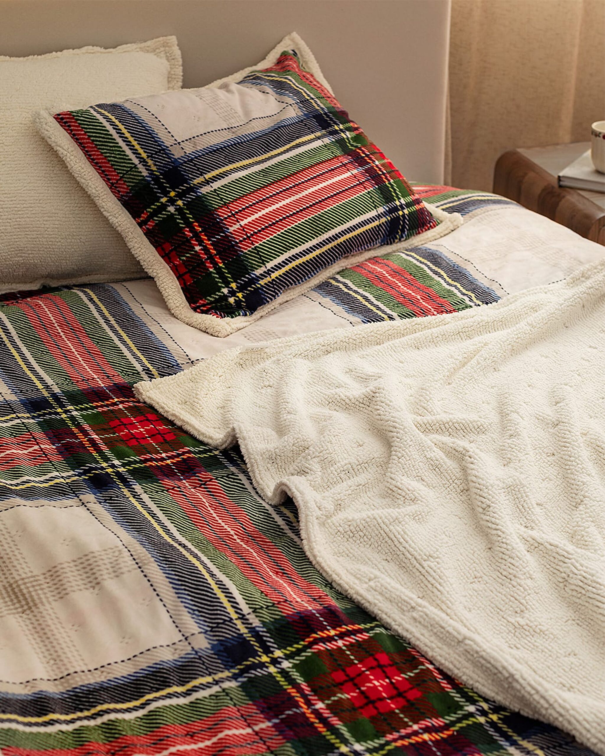 Dureau Sherpa Bedspread - 2