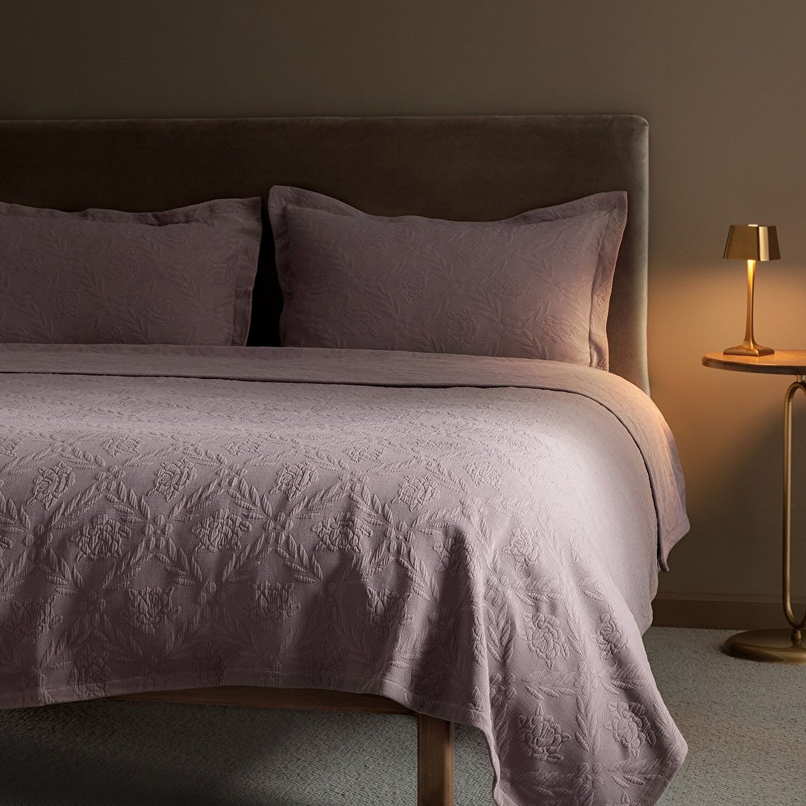 Floralies King-Size-Tagesdecke – Luxuskollektion – Pflaume - 0