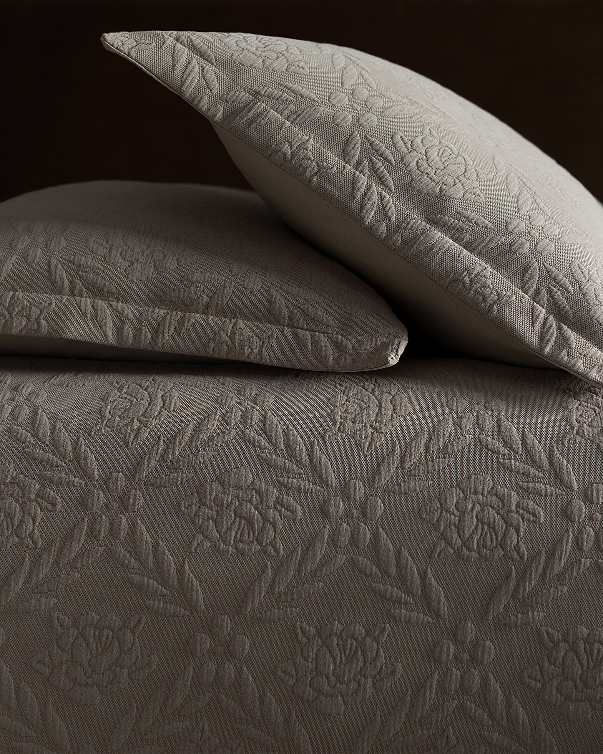 ⁠ Κρεβατοκάλυμμα Floralies King Size - Luxury Collection - Μπεζ_4}