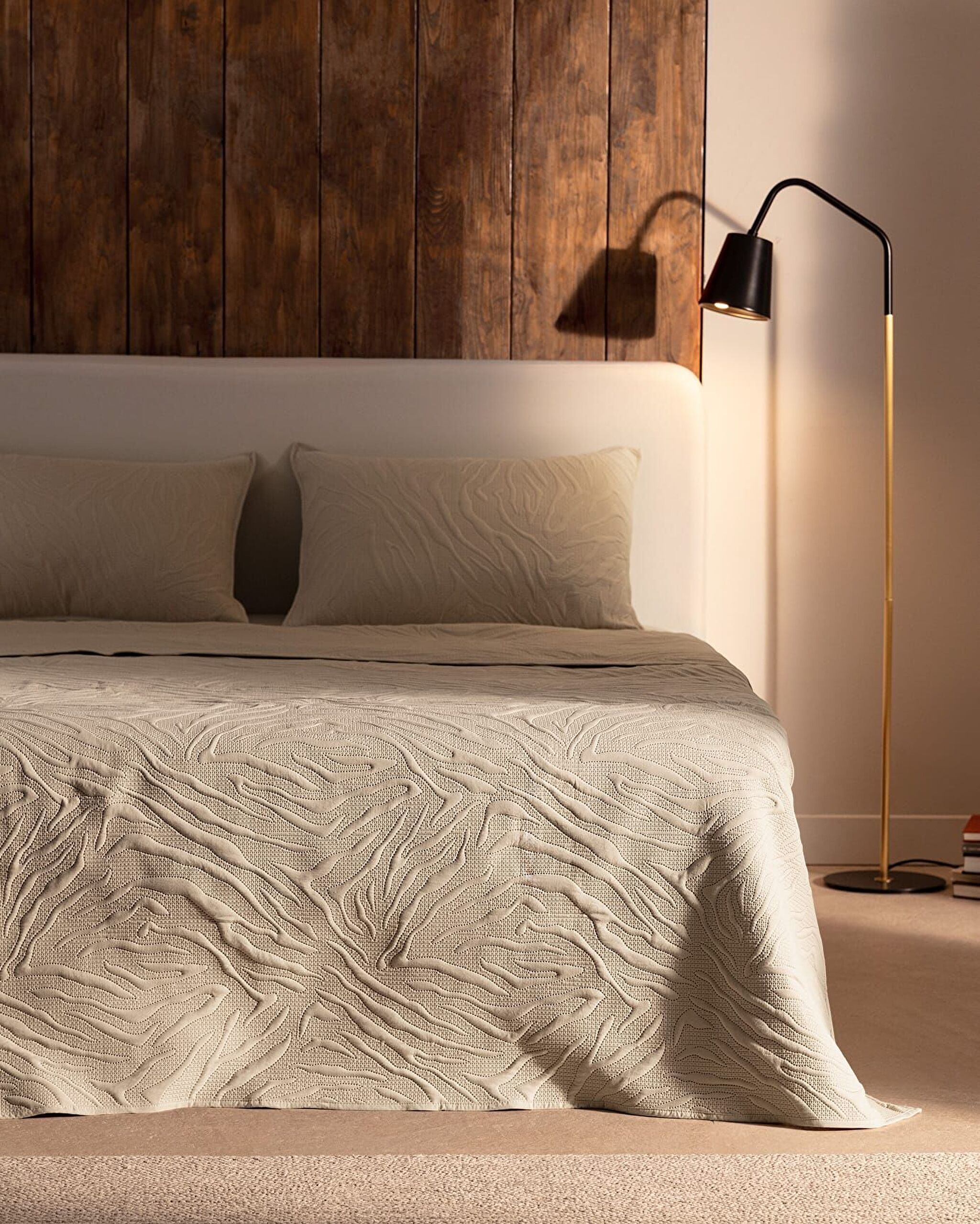 Cher King-Size-Tagesdecken-Set – Beige - 0