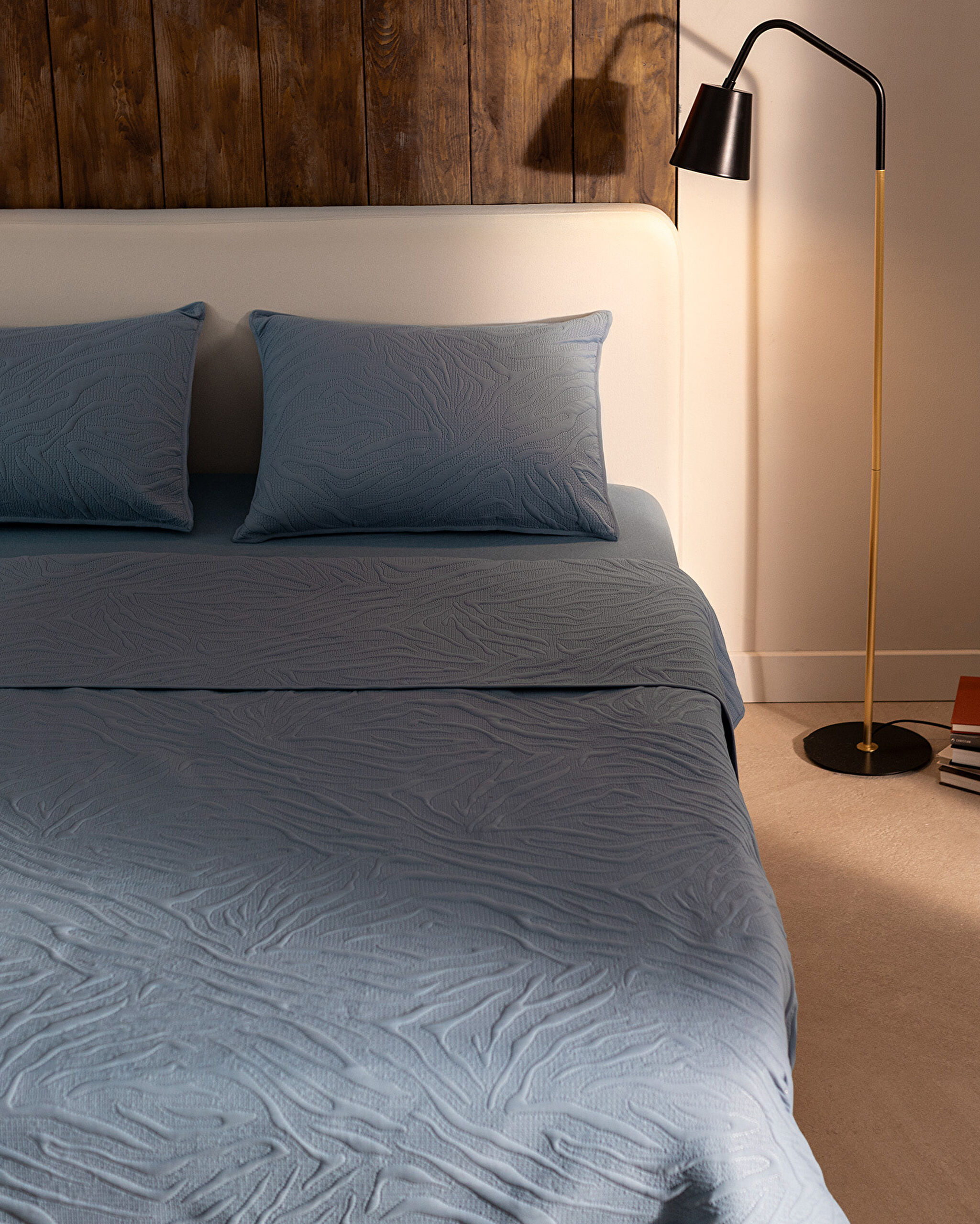 Cher King-Size-Tagesdecken-Set – Indigo - 1