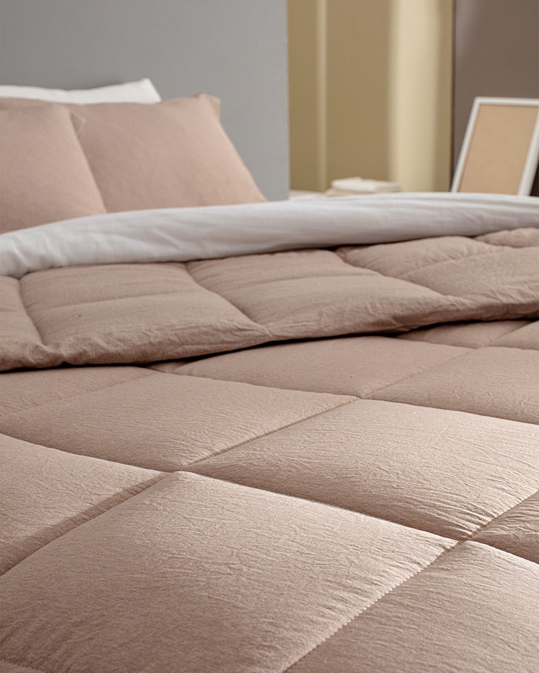 Meleni Comforter Set - 1