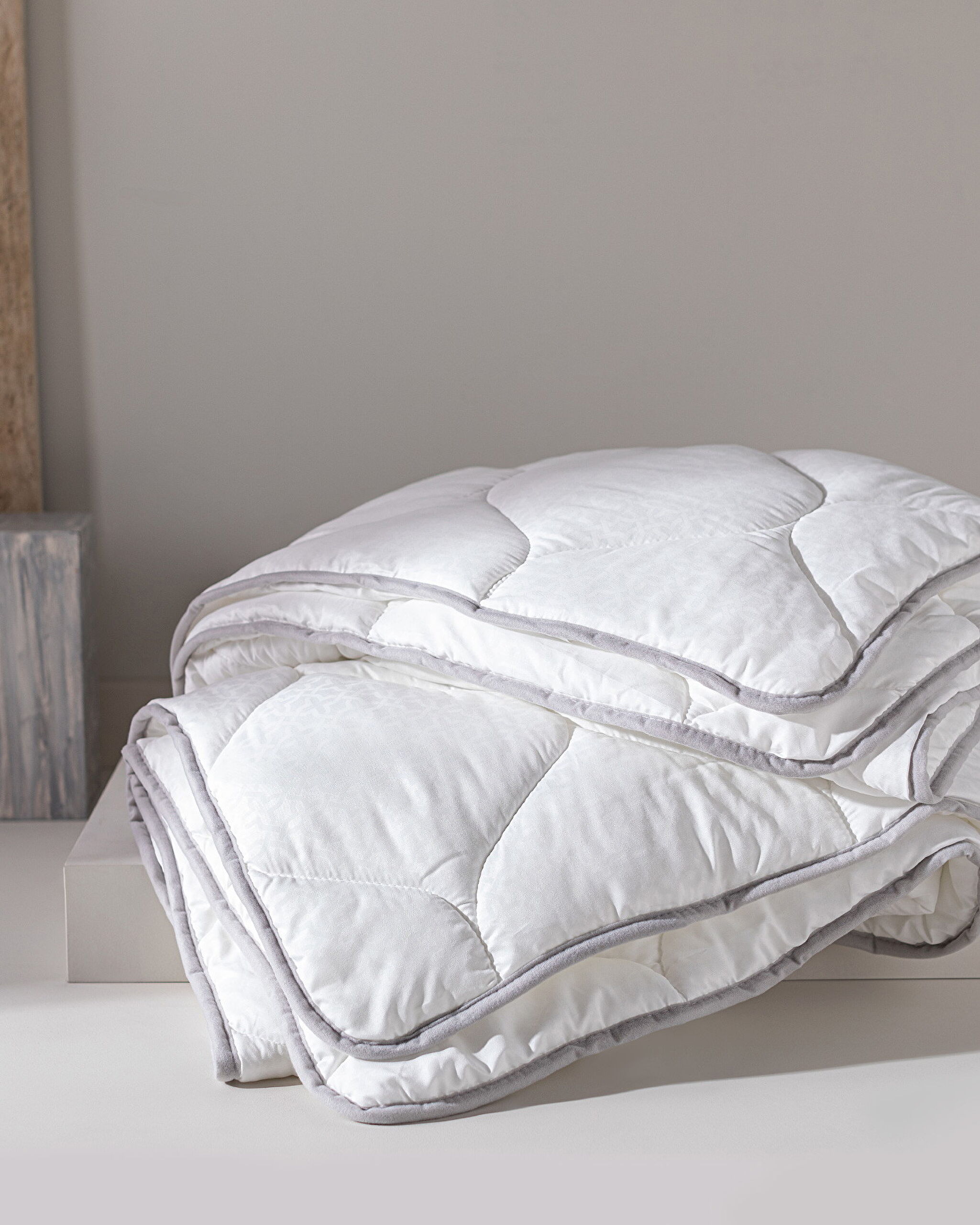 Faust Single Duvet - White - 1