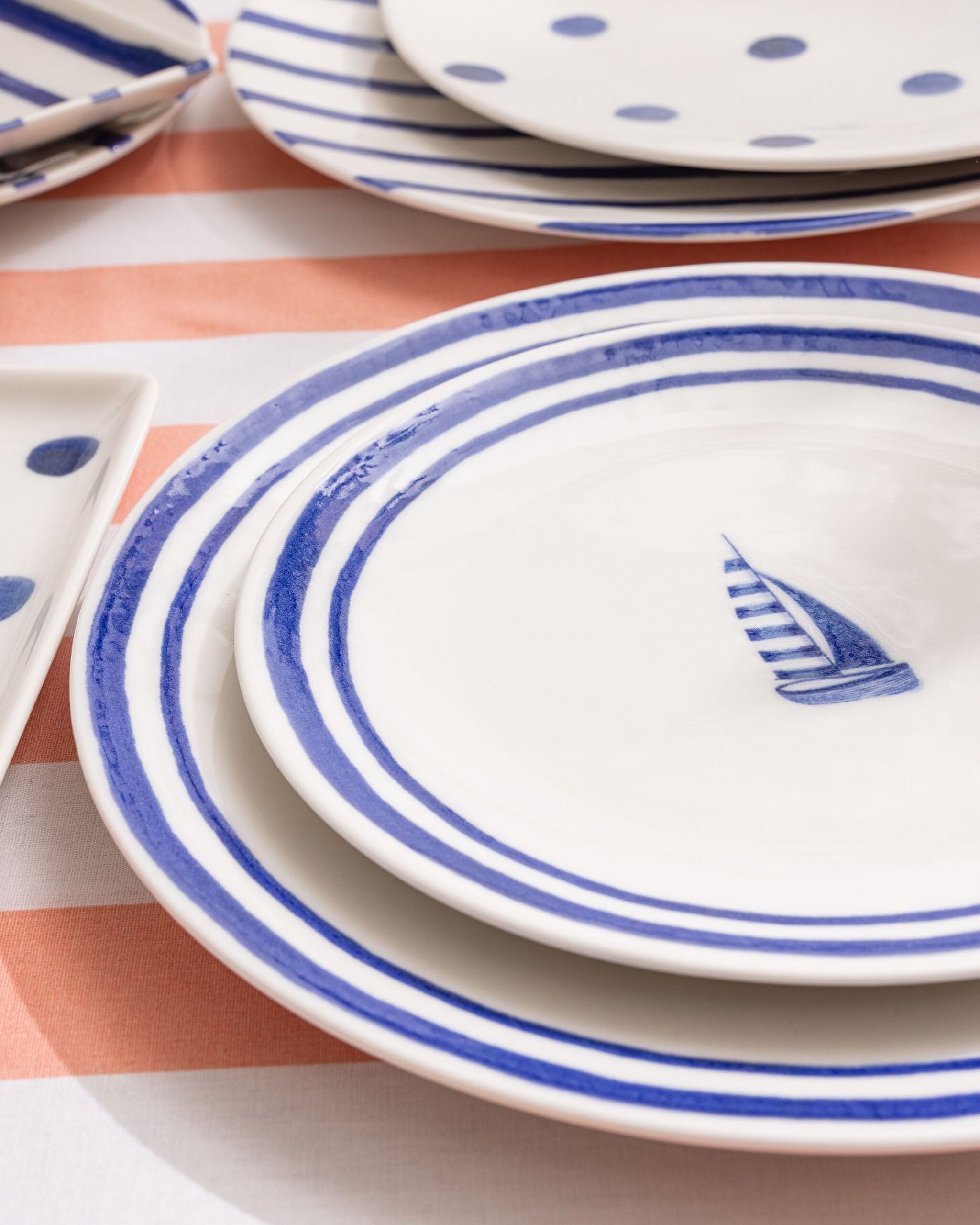 Marine 15 Piece Presentation Dinner Set - 6