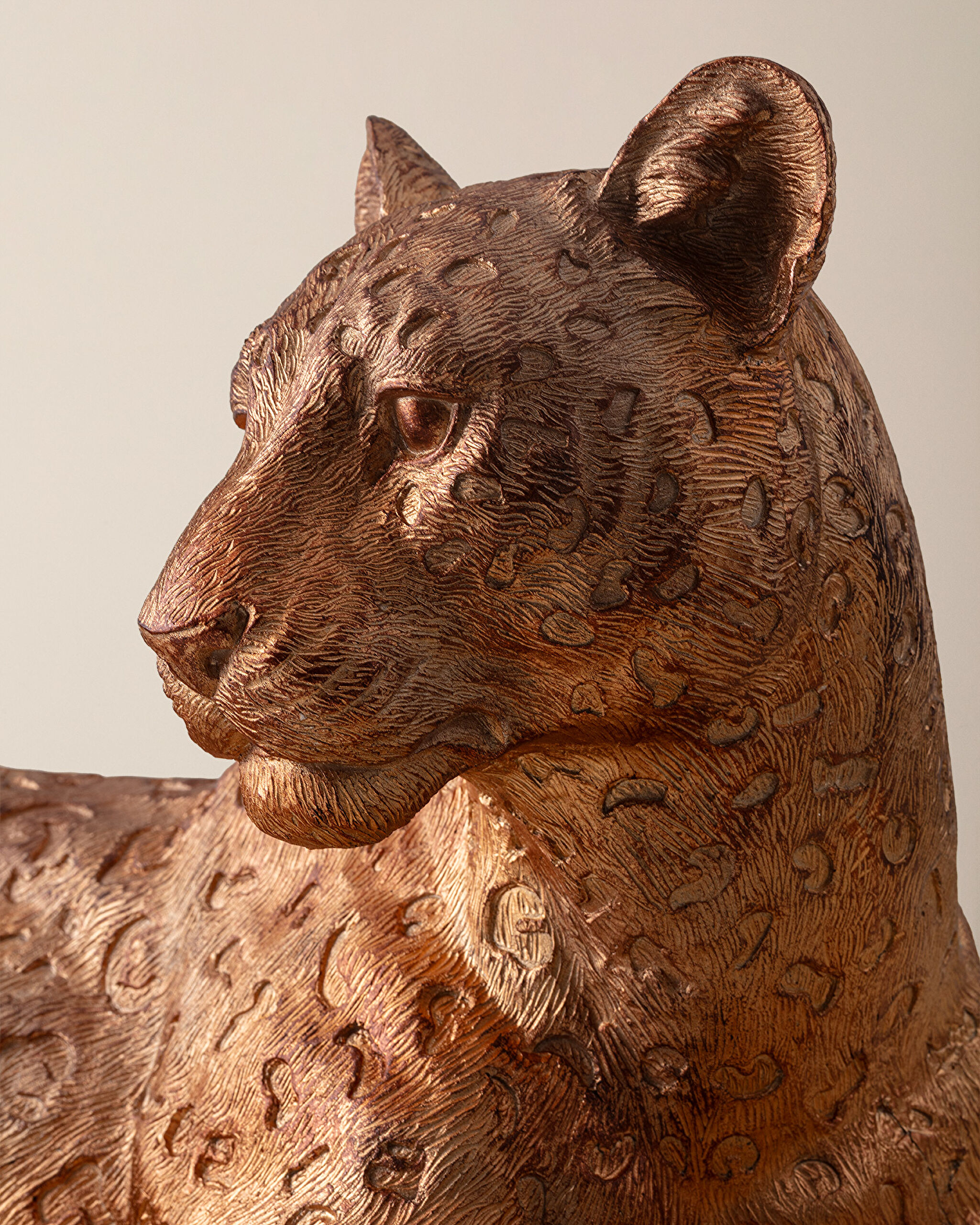 ⁠ Margot Bust_1}