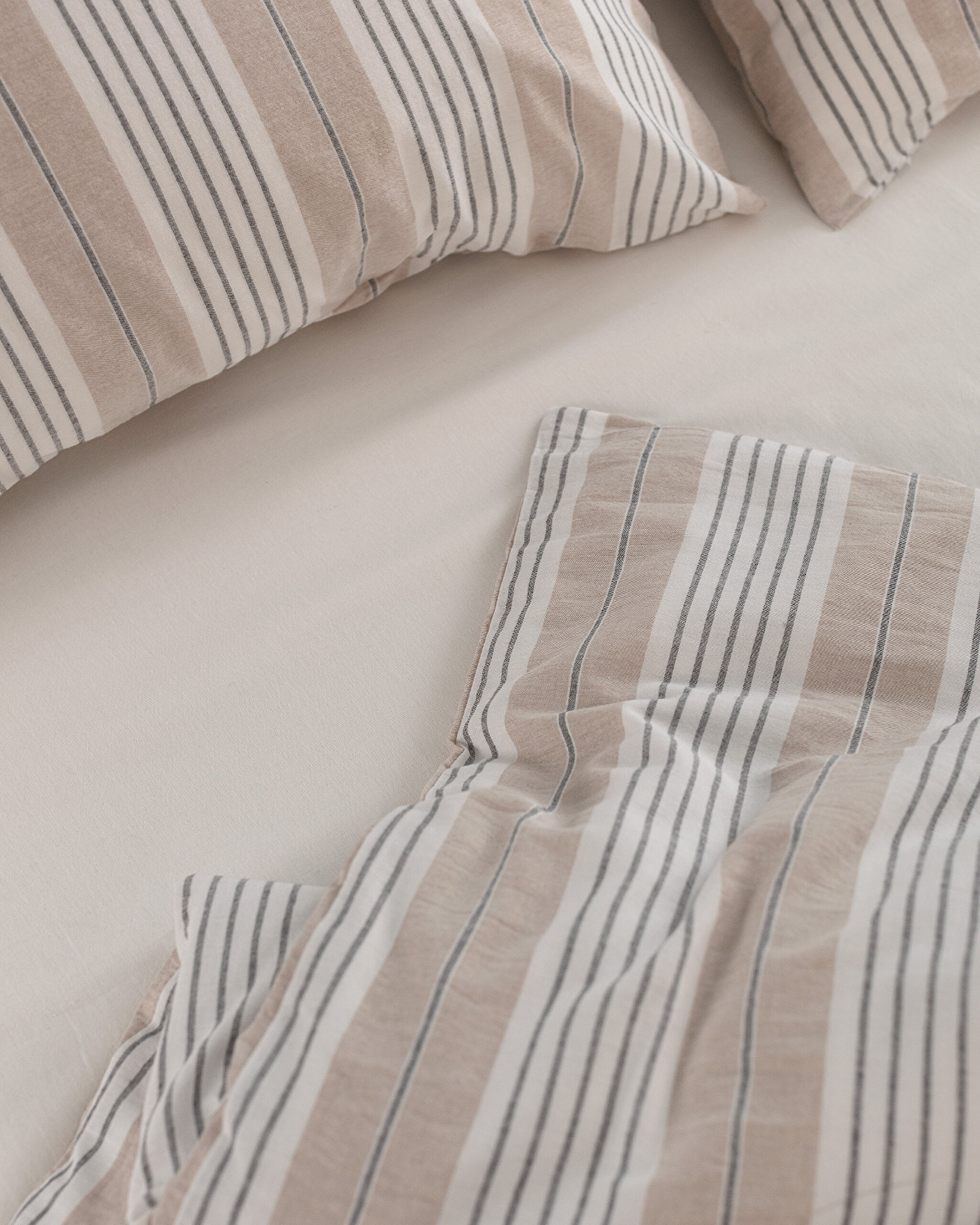 ⁠ Darvell  Yarn Dyed Duvet Cover Set_3}