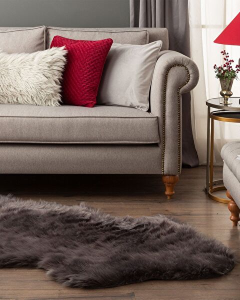 ليلى إخفاء الأغنام - 0