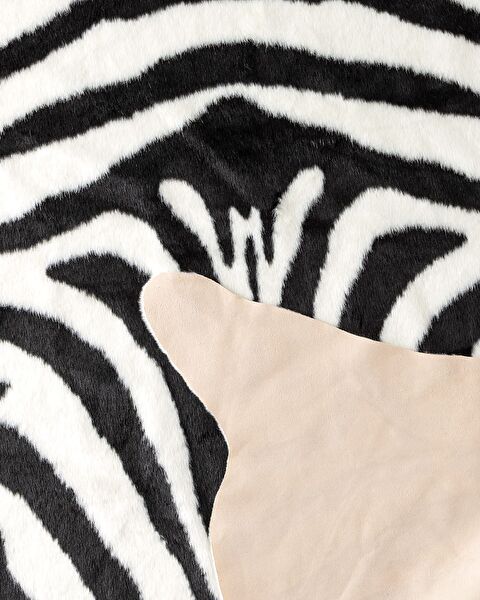 Aleon Cowhide - Black/White - 150x200 cm - 5