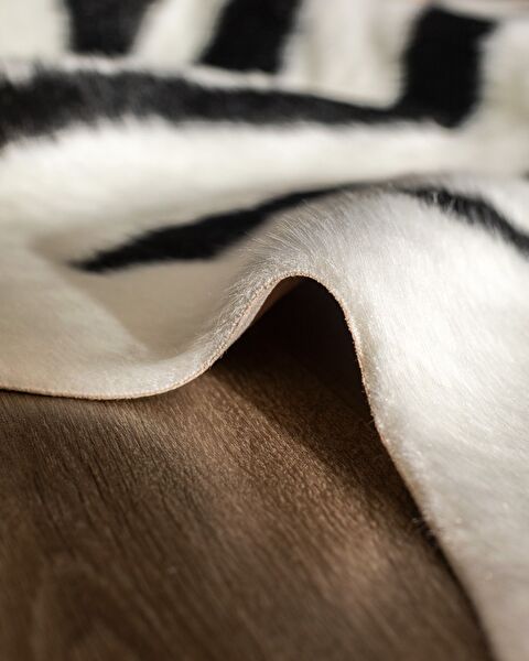 Aleon Cowhide - Black/White - 150x200 cm - 3