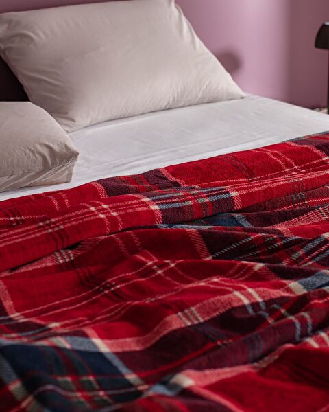 Tignes Double Welsoft Fleece Printed Blanket - Red - 1