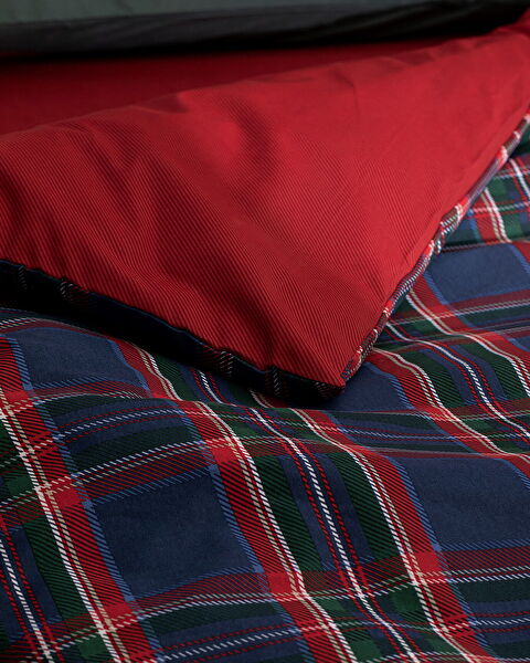 Andray Single Duvet Cover Set with Blanket - Red - 4