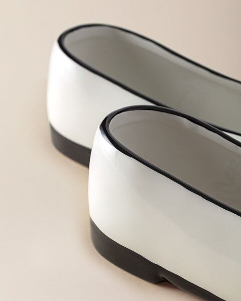 Vanessa Figurine - Black/White - 3