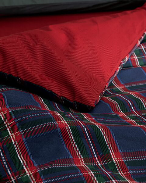 Andray King Size Duvet Cover Set with Blanket - Red - 4