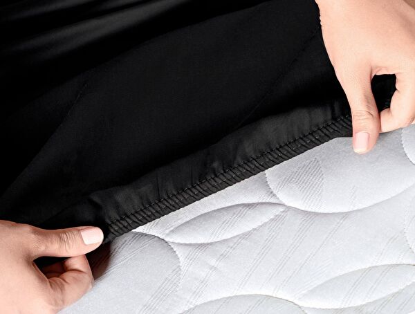 Ciel Doppeltes elastisches Satin-Bettlaken – Schwarz - 2