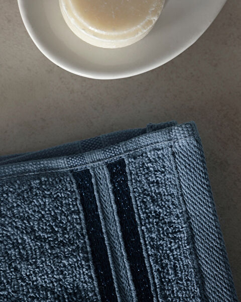 مجموعة ماينور بوردر فلوش مكونة من منشفتي يد - 2