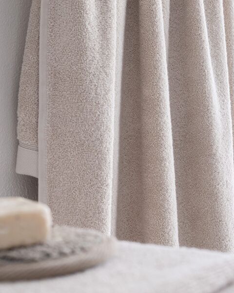 Avelia Bath Towel - 2