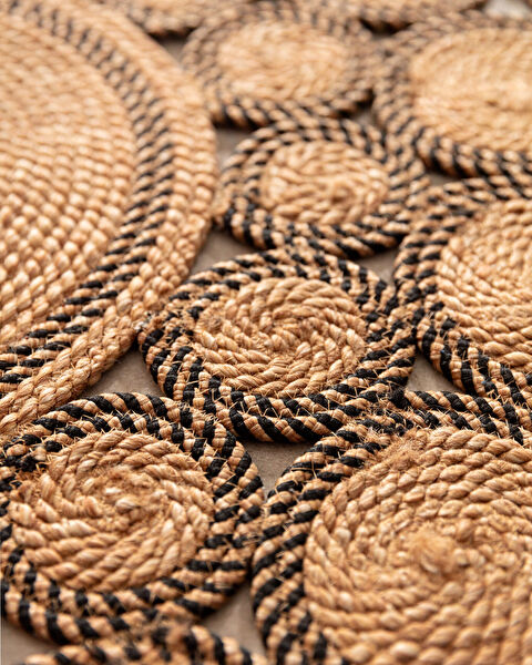 Alsace Round Pieced Rug - Natural/Black - 120 cm - 3