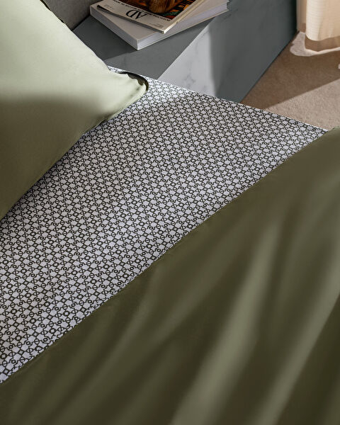 طقم غطاء لحاف من الساتان المطبوع المزدوج من Dennie - 3