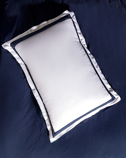 Jeanne Family Size Bordered Satin Duvet Cover Set - White/Navy Blue - 6