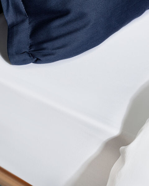 Jeanne Family Size Bordered Satin Duvet Cover Set - Navy Blue/White - 3