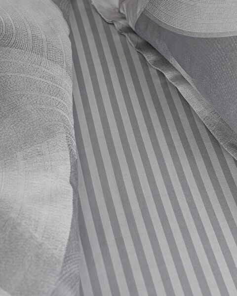 طقم غطاء لحاف جاكار ساتان مقاس عائلي من أورلي - 4