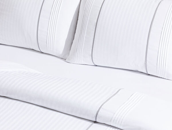 Mousse King Size Ribbed Duvet Cover Set - White - 2