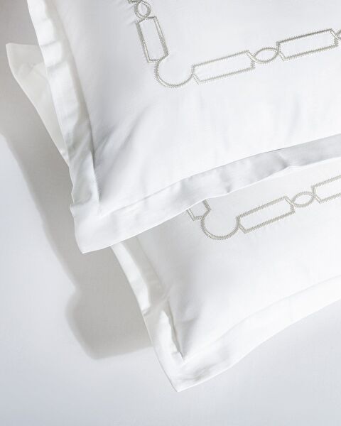 Lis King Size Embroidered Duvet Cover Set - Satin - Yacht Collection - 3