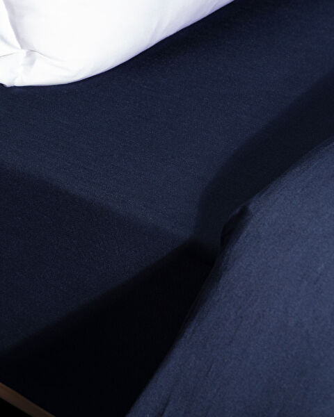 Jeanne King Size Bordered Satin Duvet Cover Set - White/Navy Blue - 4