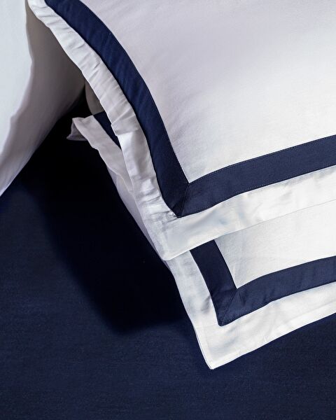 Jeanne King Size Bordered Satin Duvet Cover Set - White/Navy Blue - 3