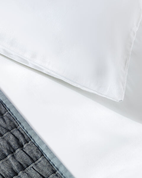 Jeanne King Size Bordered Satin Duvet Cover Set - Navy Blue/White - 4