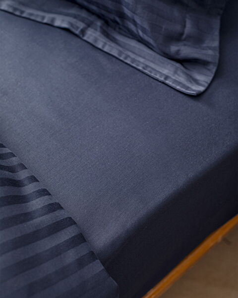 Elicia King Size Striped Satin Duvet Cover Set - 3