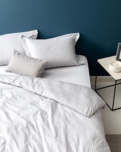 Ensemble de housse de couette en satin à rayures pour très grand lit Elicia - Gris clair - 1