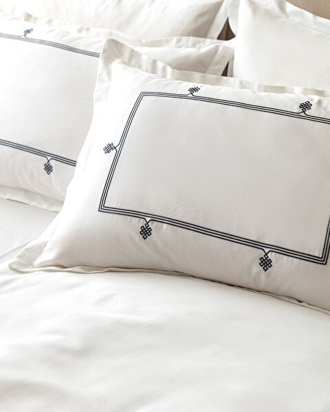 Lilas besticktes Bettwäscheset in Familiengröße – Satin - 2