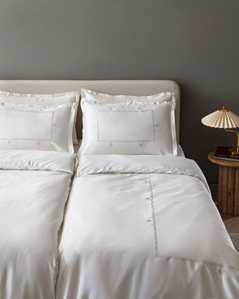 Ensemble de housse de couette en satin brodé taille familiale Lilas - Gris clair - 0