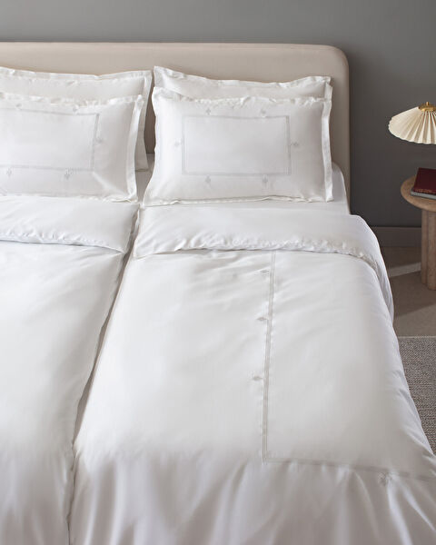 Ensemble de housse de couette en satin brodé taille familiale Lilas - Gris clair - 1