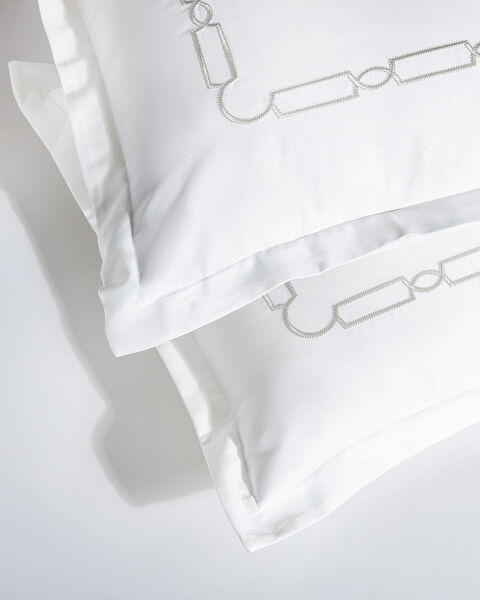 Lis Family Size Embroidered Duvet Cover Set - Satin - Yacht Collection - 3