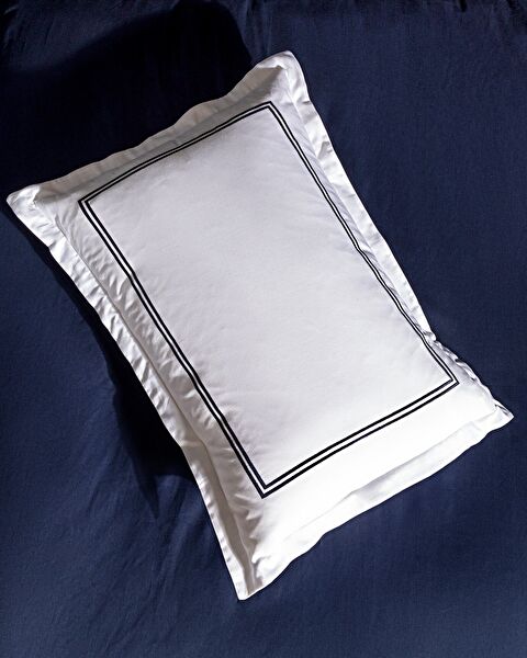 Ensemble Housse de Couette Brodée Taille Familiale Jacinthe - Satin - Collection Yat - 5