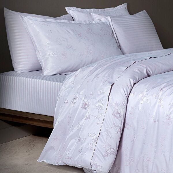 مجموعة غطاء لحاف من الساتان الجاكار مقاس عائلي من أودري - 0