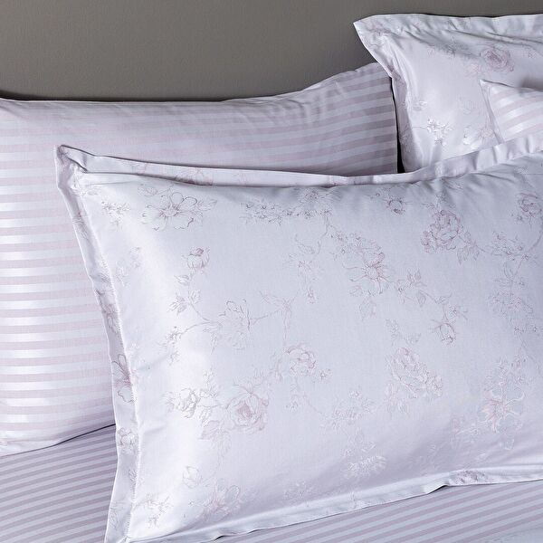 مجموعة غطاء لحاف من الساتان الجاكار مقاس عائلي من أودري - 3