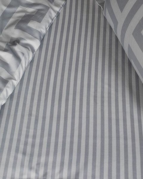 طقم غطاء لحاف من الساتان الجاكار مقاس عائلي من Belda - 4