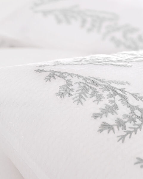 Ensemble de housse de couette en seersucker lavable et brodé 100 % coton Linda - Blanc/Gris - 3