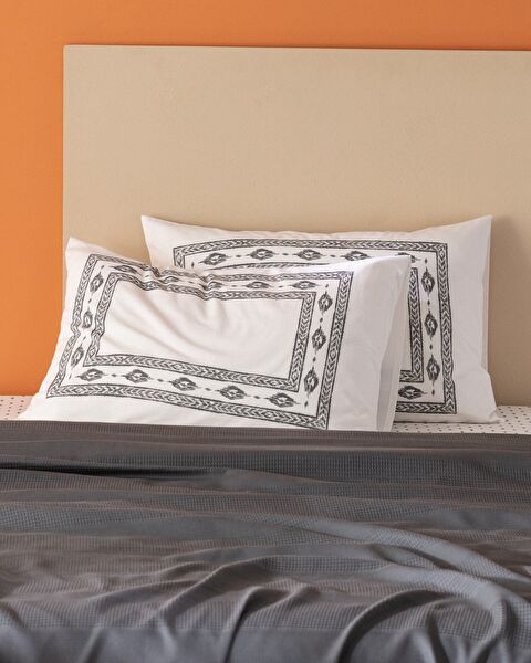 Mathilda Carded Plain King Size Pique Set - 2