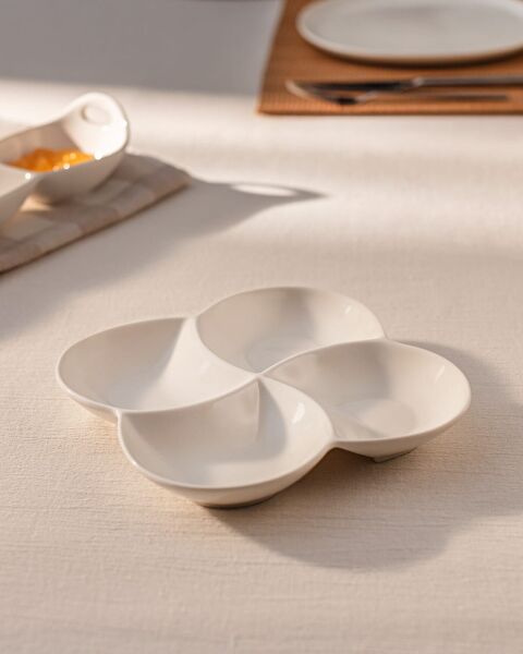 Nouvelle grande assiette de présentation à 4 compartiments Petit Concept - 0