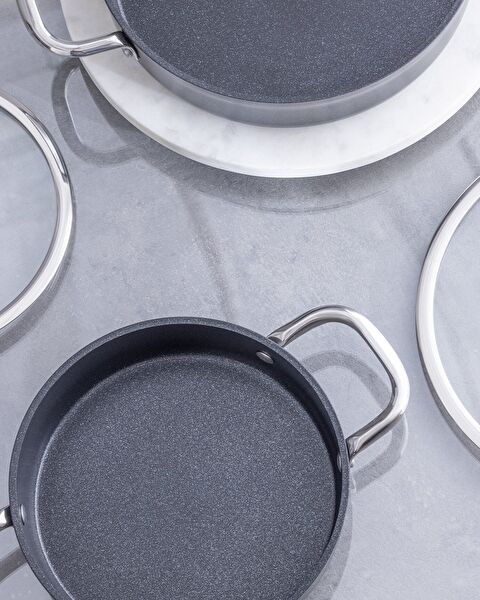 Titanium Professional 4 Piece Shallow Pan Set - 3