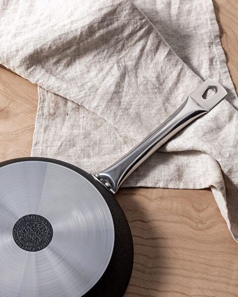 Poêle Noir Titanium - Noire - 20 cm - 4