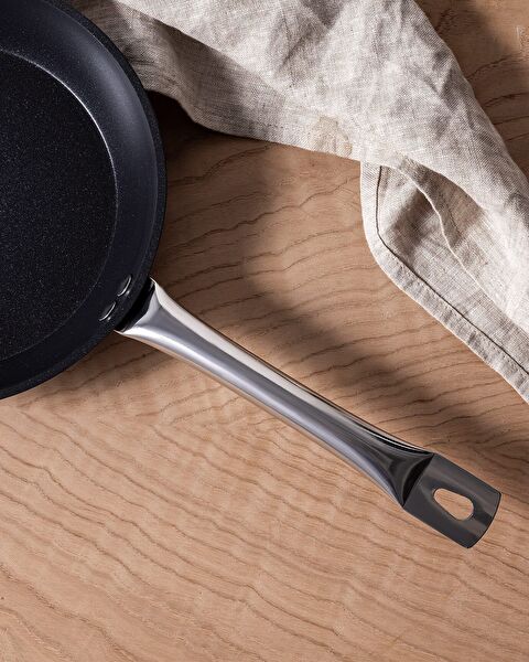 Poêle Noir Titanium - Noire - 20 cm - 1