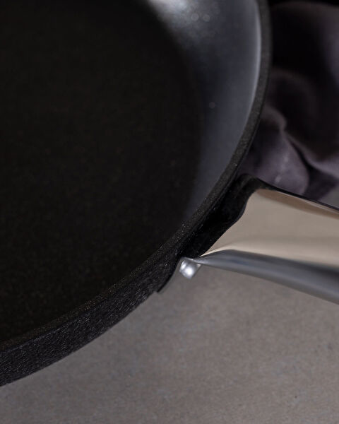 Noir Titanium Pan - Zwart - 26 cm - 2