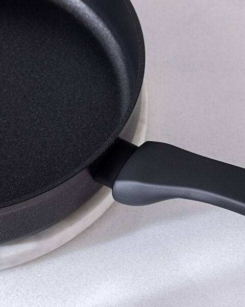 Titanium Professionele Pan - Zwart - 26 cm - 2